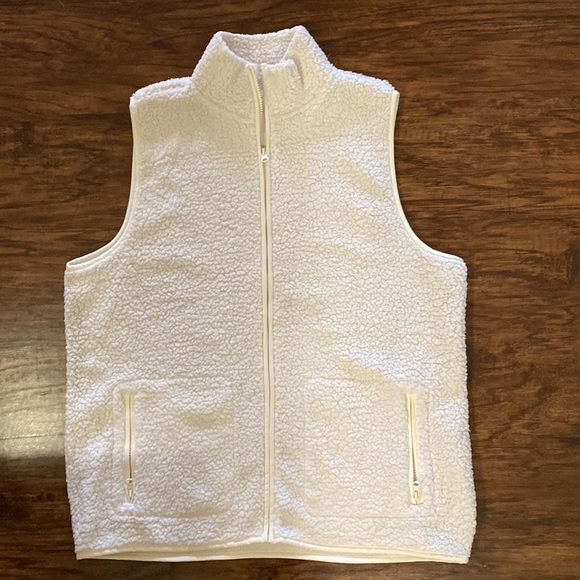 aerie Jackets & Blazers - Cream Teddy Vest